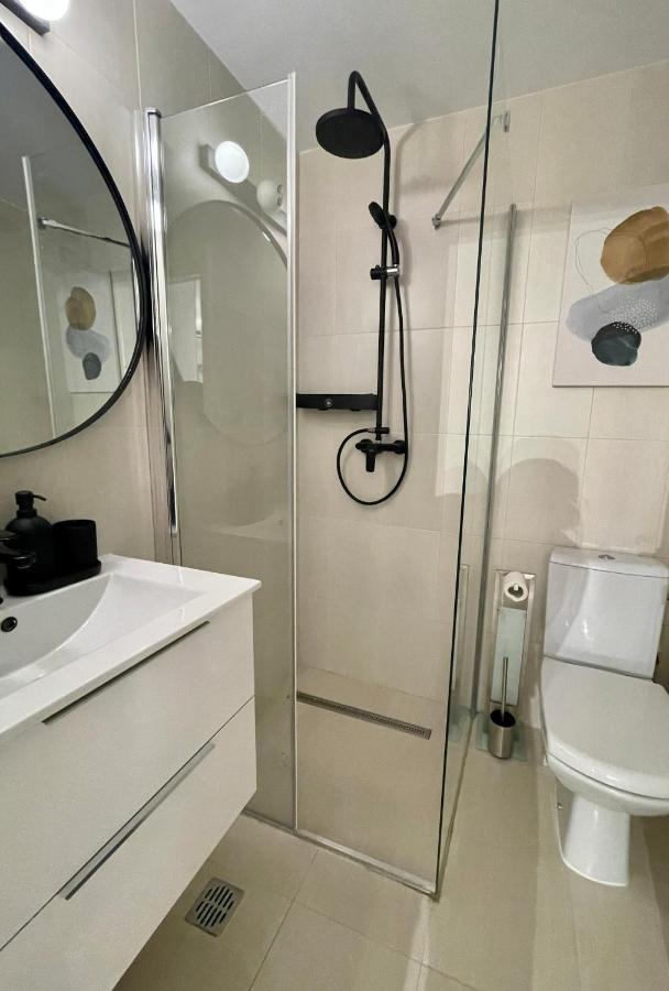 Government Deluxe Studio By Magic Apartments Bukarest Kültér fotó