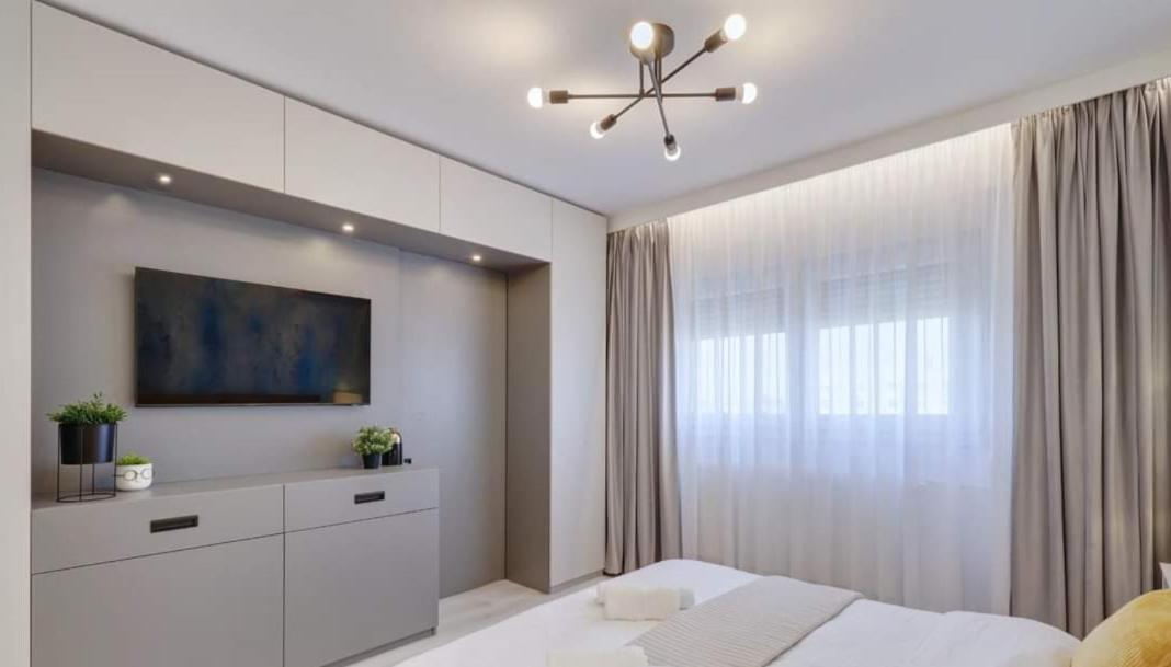 Government Deluxe Studio By Magic Apartments Bukarest Kültér fotó